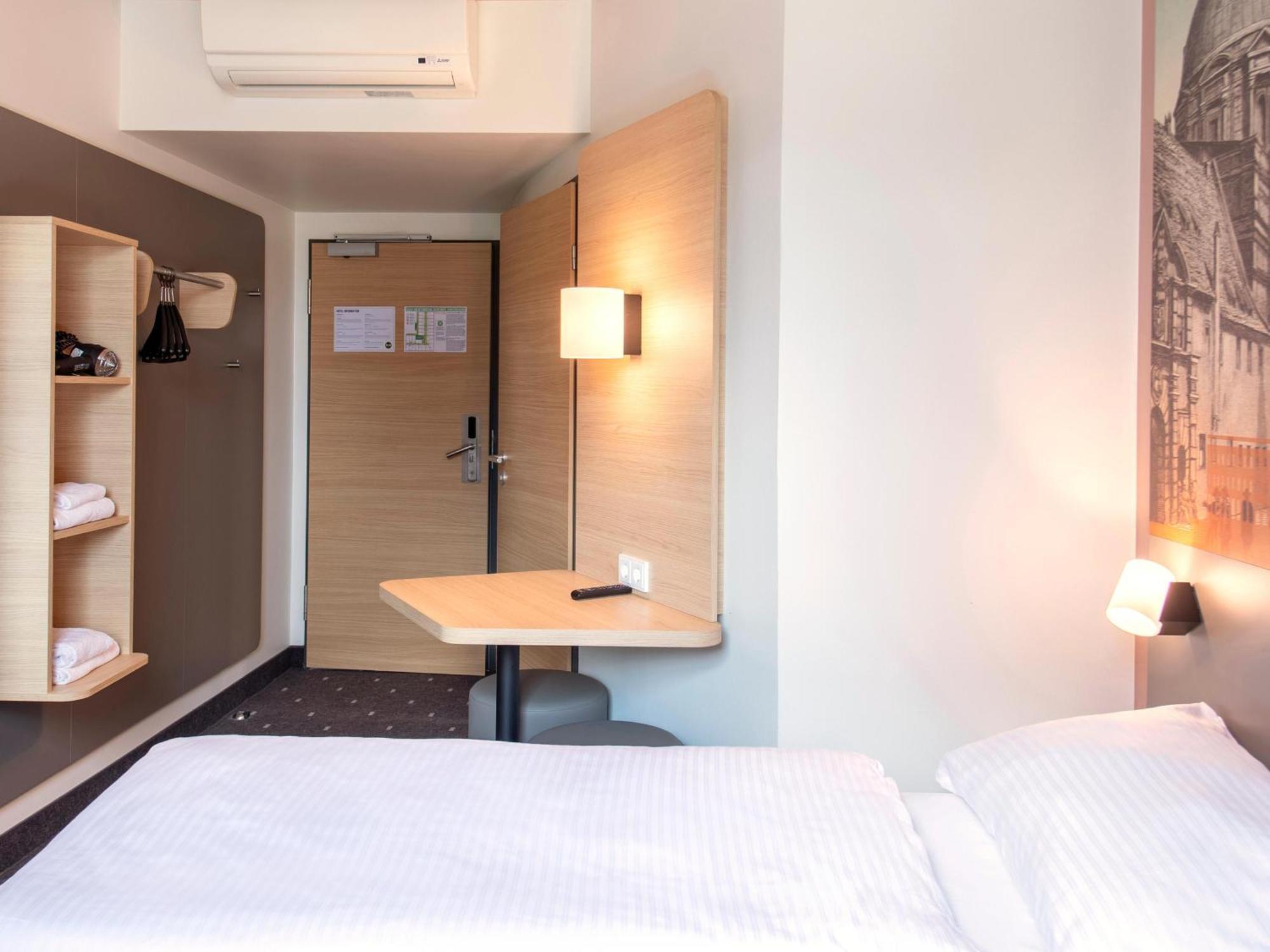 B&B Hotel Nuernberg-Hbf ภายนอก รูปภาพ