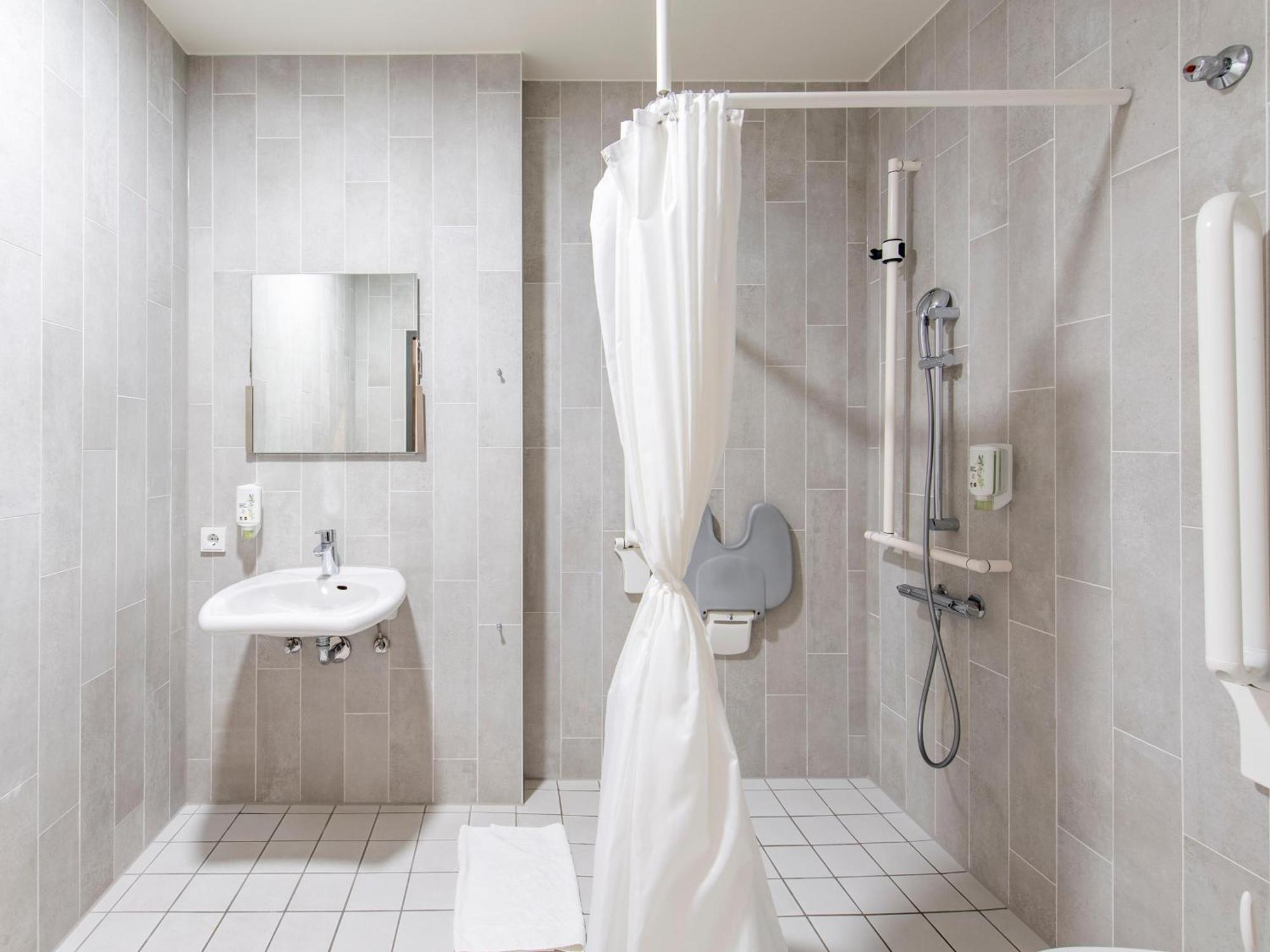 B&B Hotel Nuernberg-Hbf ภายนอก รูปภาพ