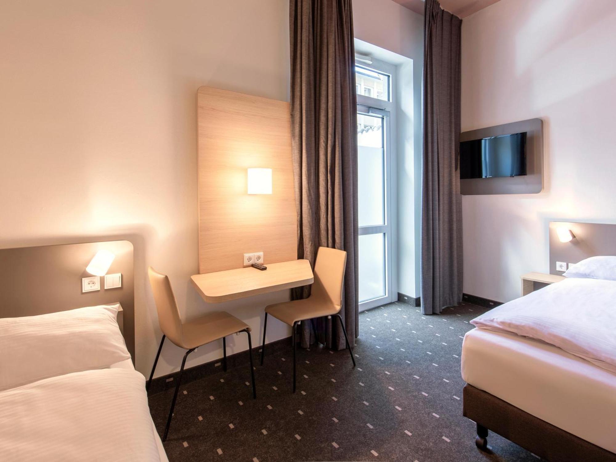 B&B Hotel Nuernberg-Hbf ภายนอก รูปภาพ