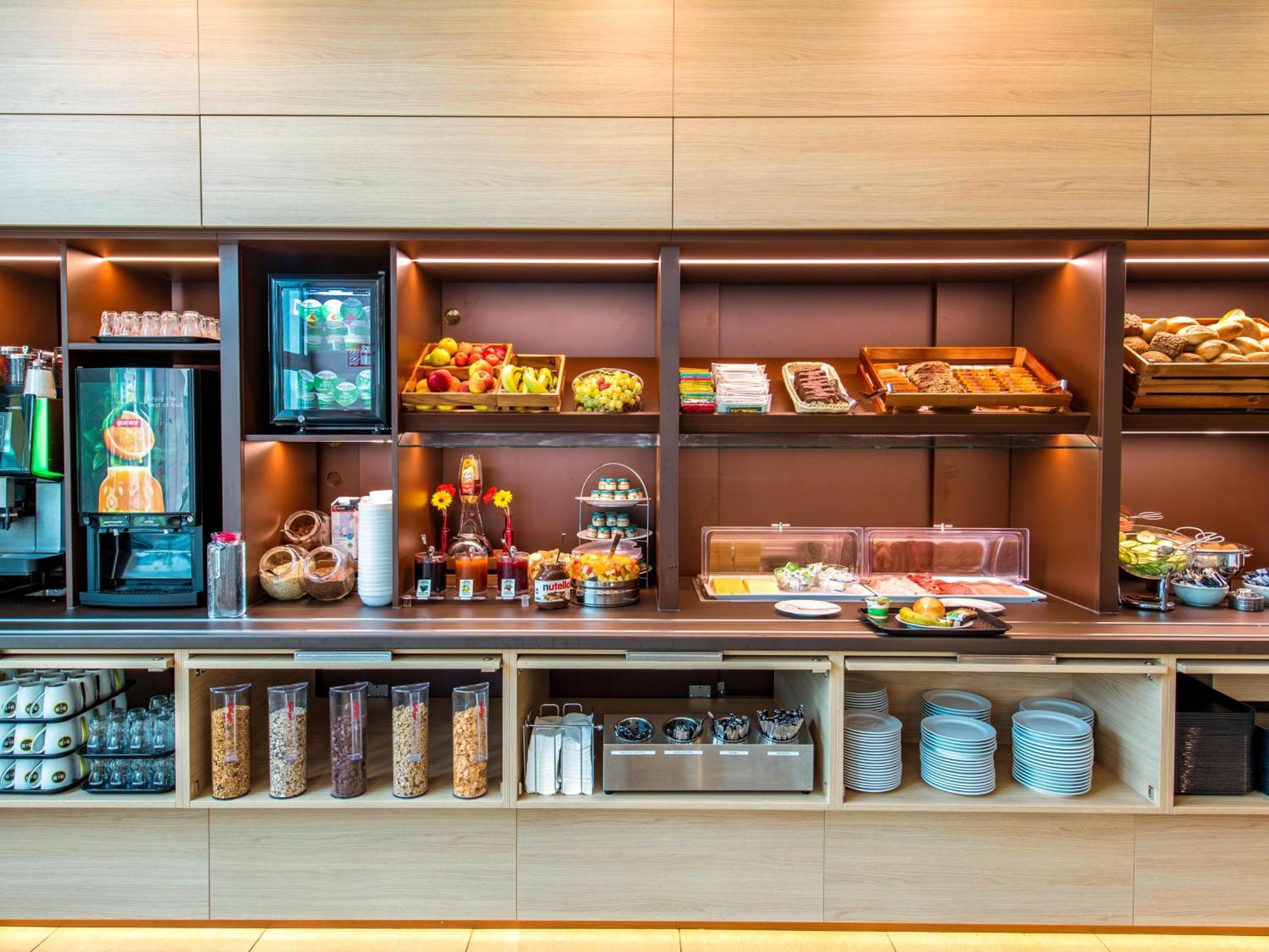 B&B Hotel Nuernberg-Hbf ภายนอก รูปภาพ